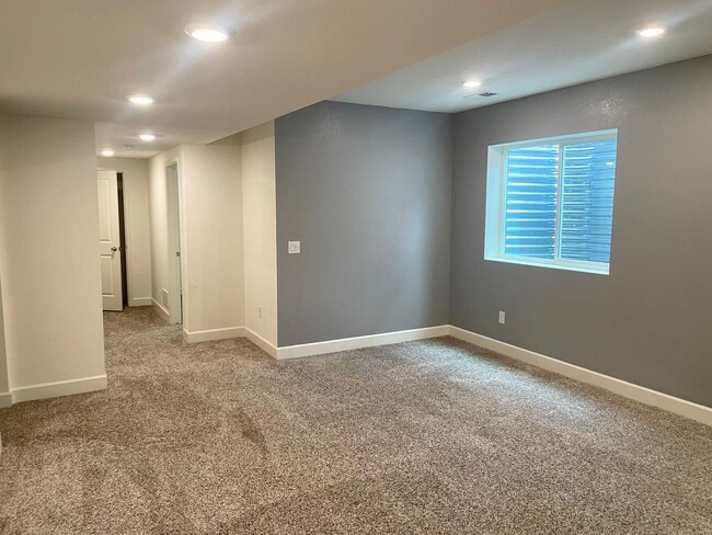 Building Photo - Beautiful 4bd 3.5 bath townhome for rent