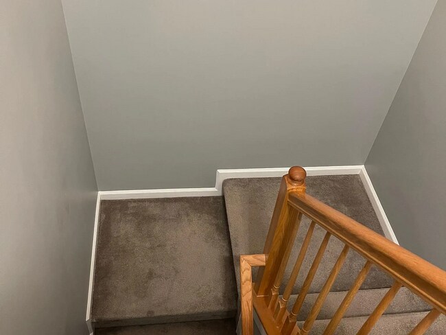 Building Photo - 2201 Raven Rd