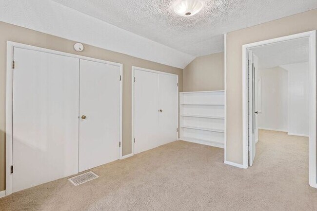 Building Photo - Sweet Warfleigh Home 3 Bedroom 2.5 bath Motivated To Rent!