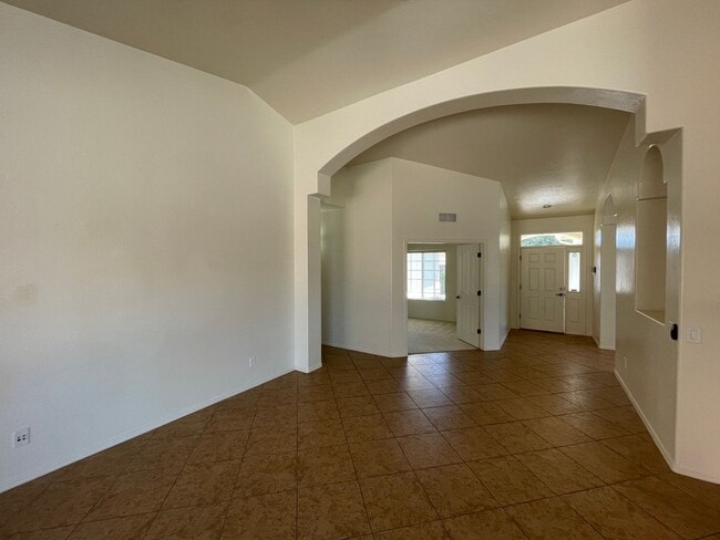 Building Photo - 1994 Willow Oak Ln