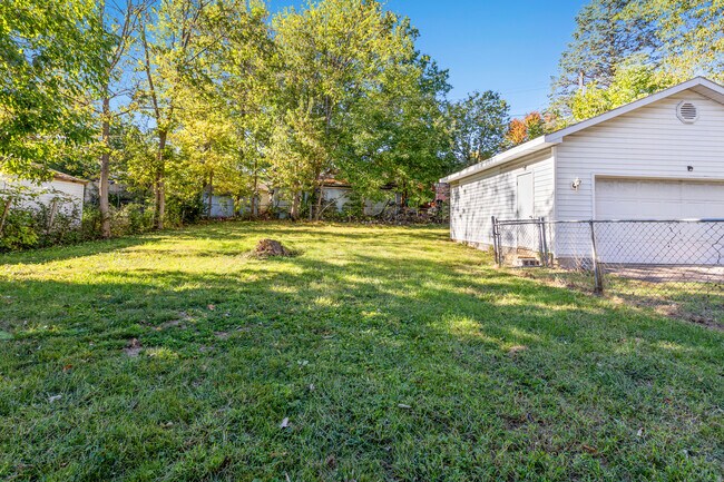 Building Photo - 2057 Heather Way