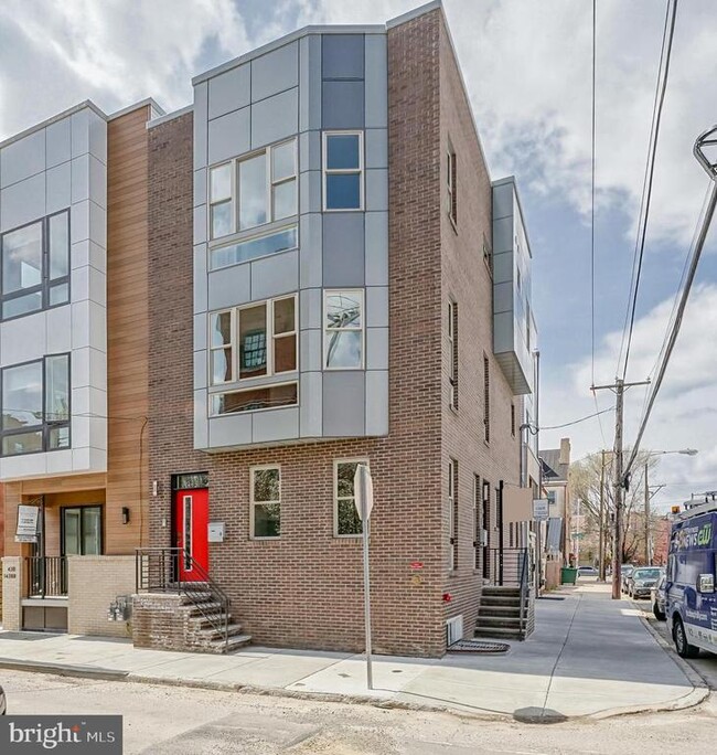 Building Photo - 300 W Jefferson St