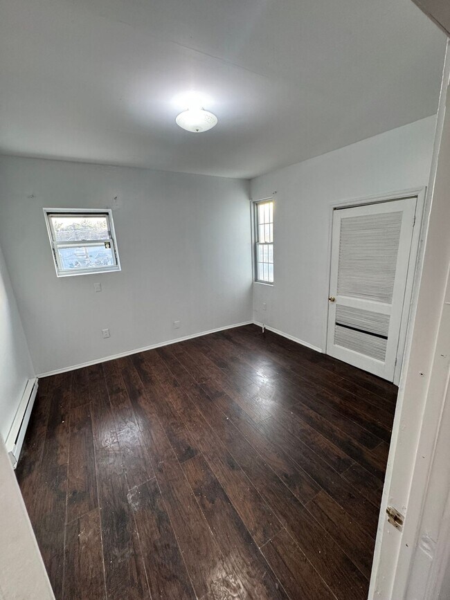 Building Photo - Inspected and Approved 3 Bedroom 1 Bath in Trenton