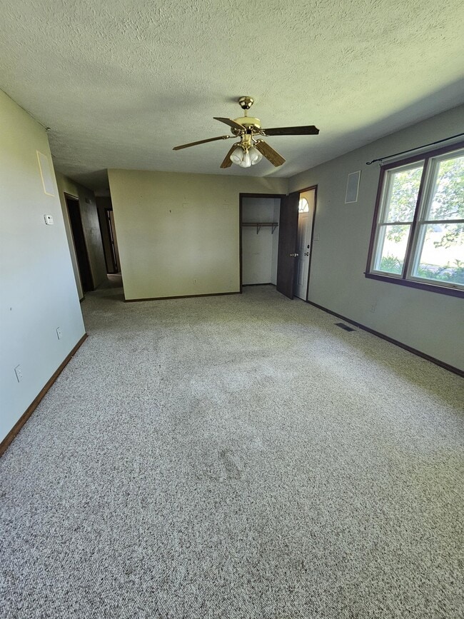 Building Photo - 711 N Hemlock St