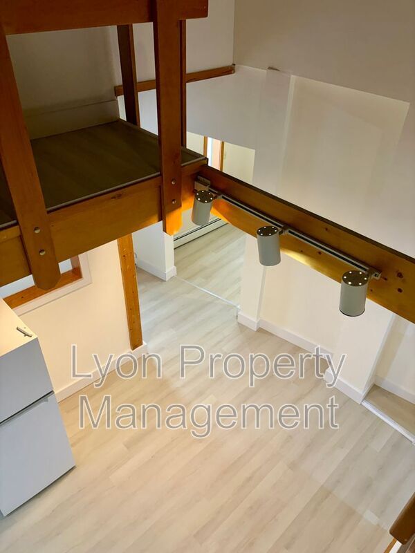 Building Photo - 262 Illinois St