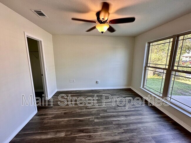 Building Photo - 10493 River Birch Dr