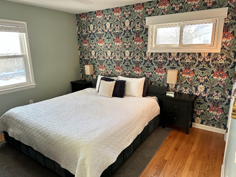 Building Photo - 4 Maplewood Dr