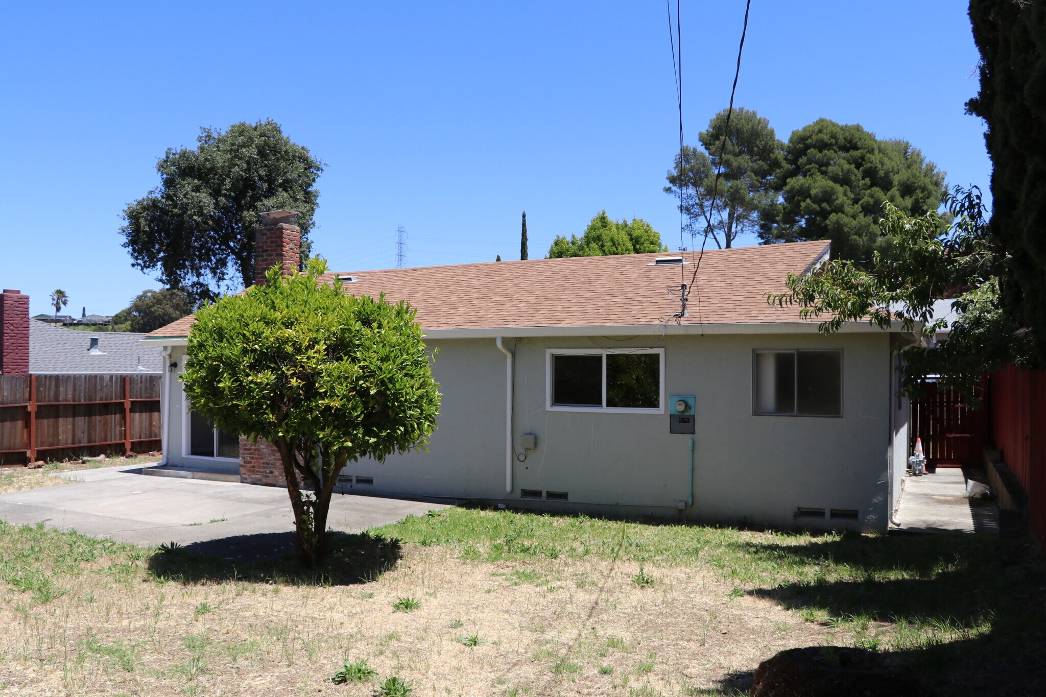 Building Photo - 335 Rollingwood Dr