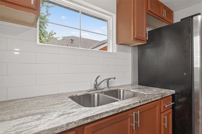 Building Photo - 1511 Scharpe St