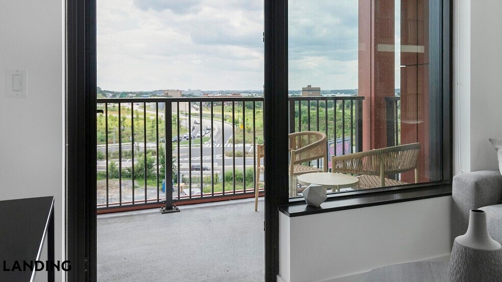 Building Photo - 632 Howard Rd SE