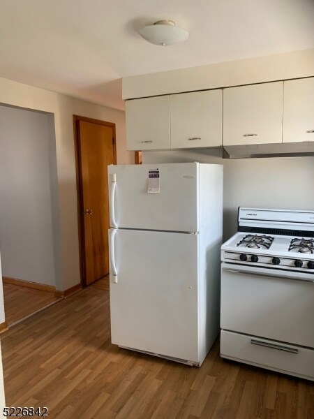 Building Photo - 172 W 3rd St