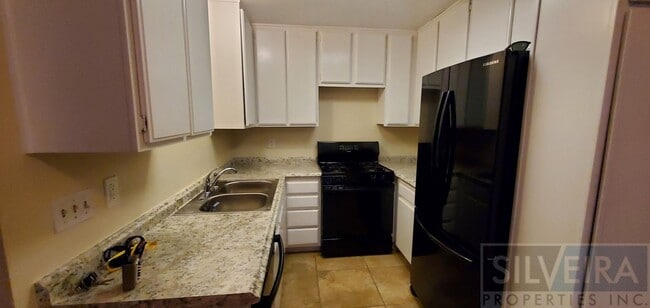 Building Photo - 2 Bedroom condo available in south Santa Maria!