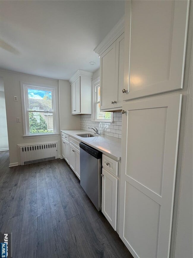 Building Photo - 364 Owen Ave