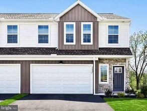 Building Photo - 7847 Oakbrook Dr