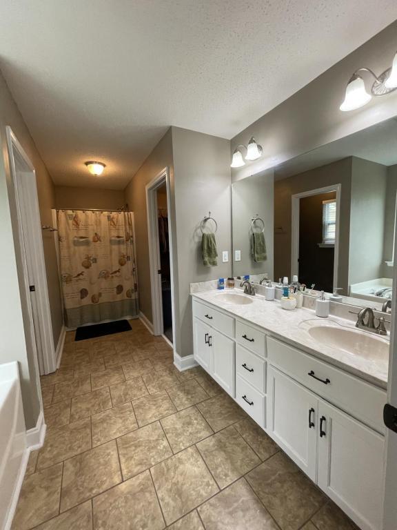 Building Photo - 119 Blackstone Court