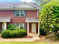 Building Photo - Welcome to this charming 2 bedroom, 2.5 ba...