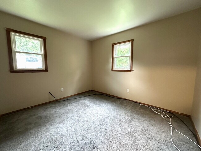 Building Photo - Two Bedroom Apartment in Westminster
