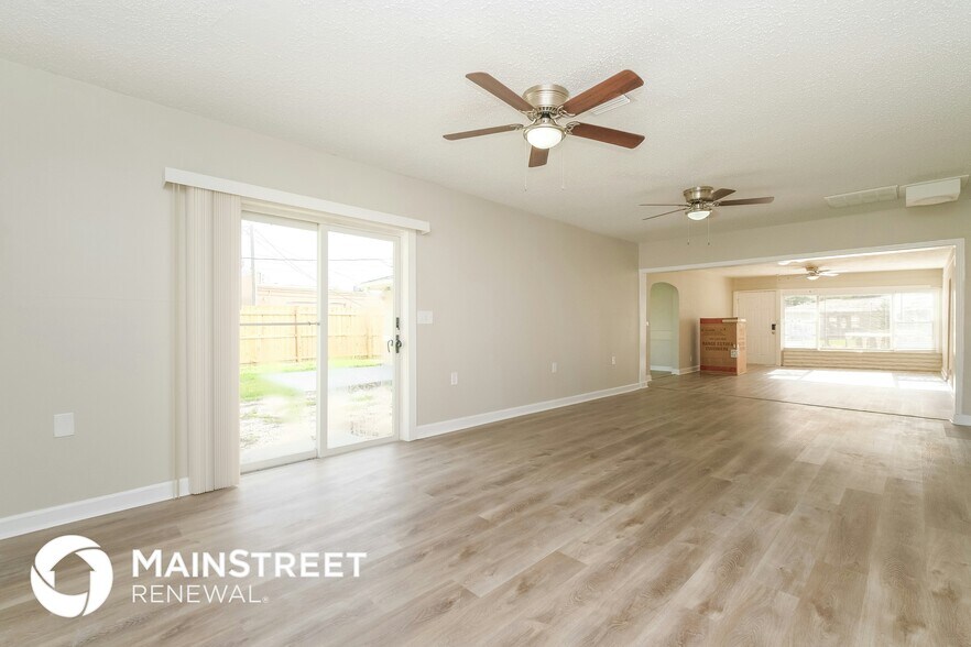 Building Photo - 114 N Meteor Ave