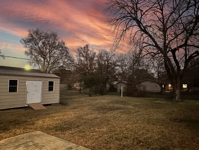 Building Photo - 4708 Pinson Dr