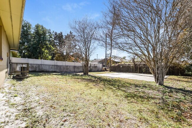 Building Photo - 1608 Gattis Dr