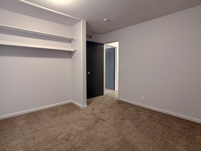 Bedroom - Waverly Flatz