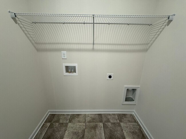 Building Photo - Brand New 3/2.5 House in Armuchee- $2,150