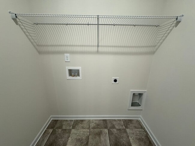 Building Photo - New 3/2.5 House in Armuchee- $1,995
