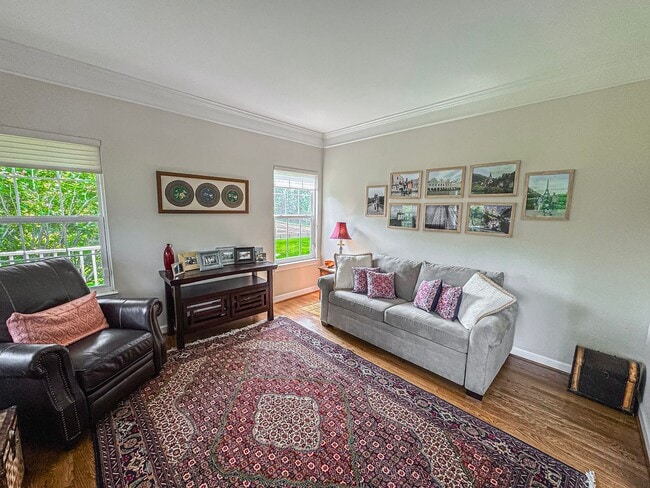 Building Photo - Fantastic 4 Bed 2.5 Bath Single Family Hom...