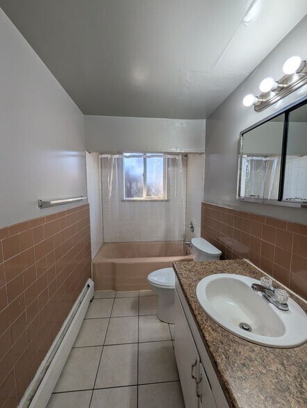 Building Photo - 1741 Clinton St