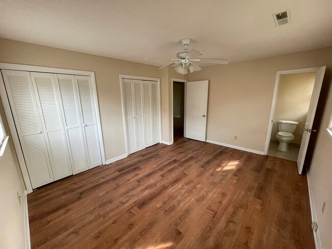 Building Photo - 137 Clay St