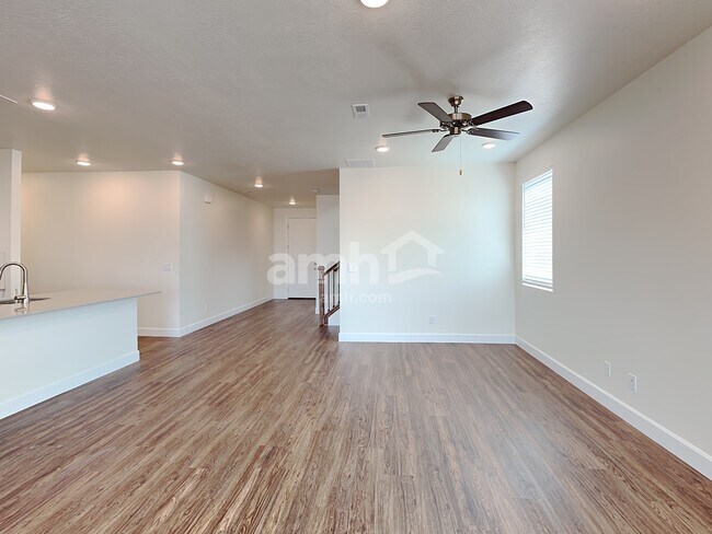 Building Photo - 3314 Fields Ave