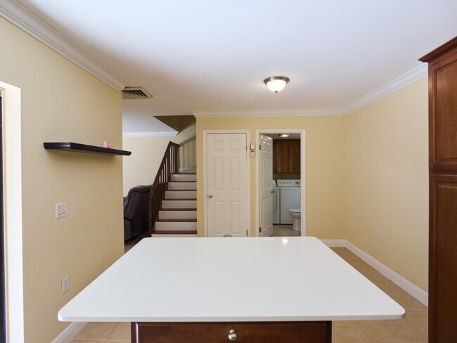 Building Photo - 1520 15th Terrace