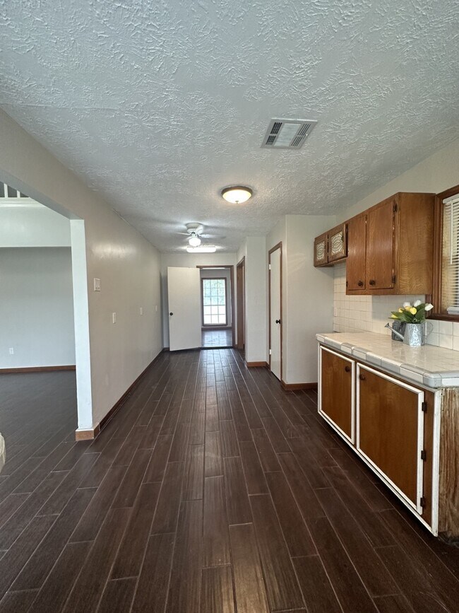 Building Photo - 2509 Wall St