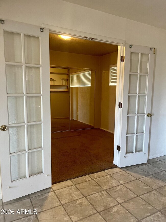 Building Photo - 2315 W Butler Dr