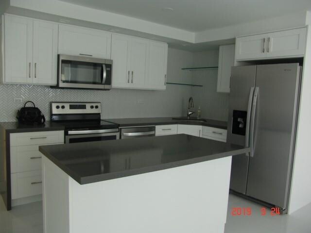 Building Photo - 6039 Collins Ave