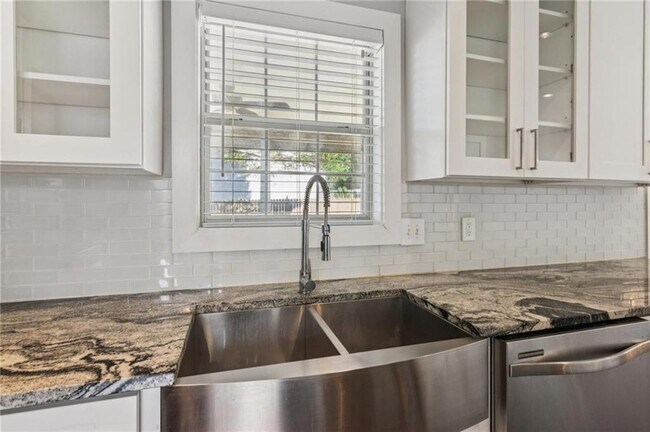 Building Photo - 2275 Eagle Pointe Ct NW