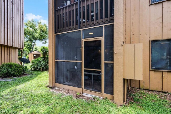 Building Photo - 260 Crown Oaks Way