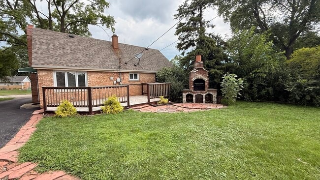 Building Photo - 8937 Southfield Dr