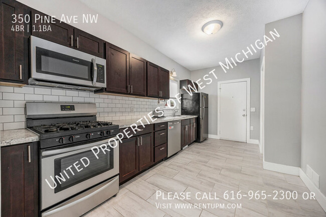 Building Photo - Available Now | 4 Bedroom 1.5 Bath Single ...