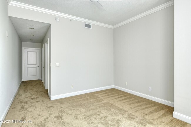 Building Photo - 1431 Riverplace Blvd