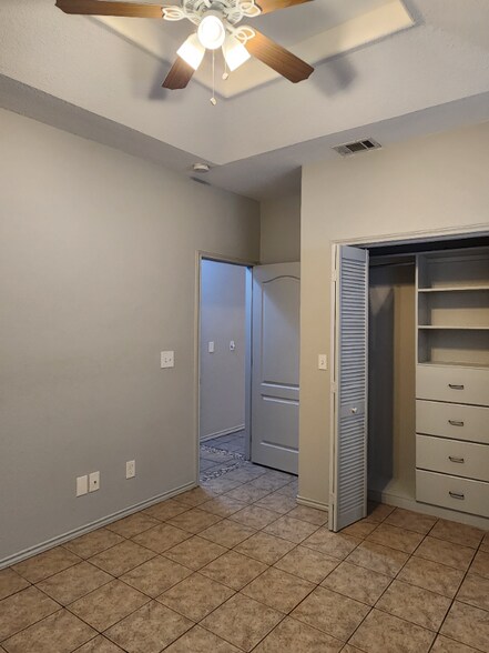 Building Photo - 607 Buena Vista Dr