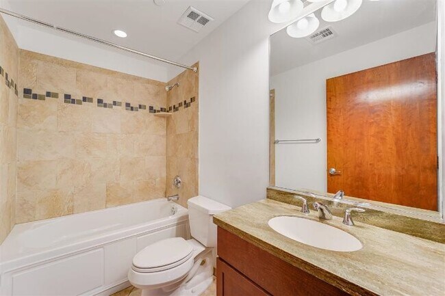 Building Photo - 66 Morris St