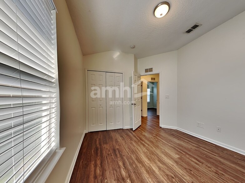 Building Photo - 442 Northcliff Ct