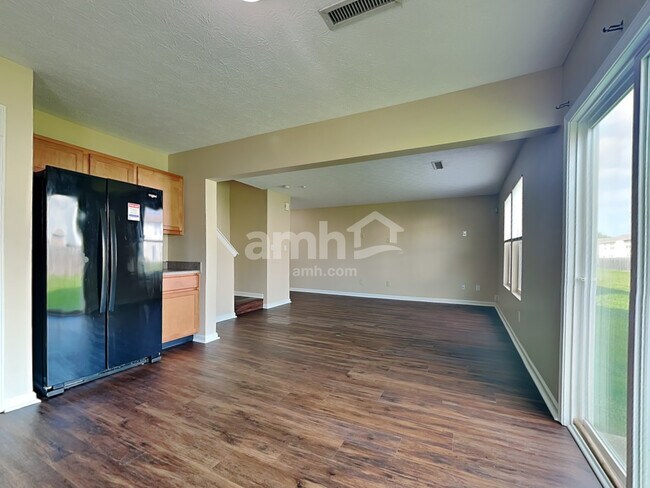 Building Photo - 4039 Tahoe Dr