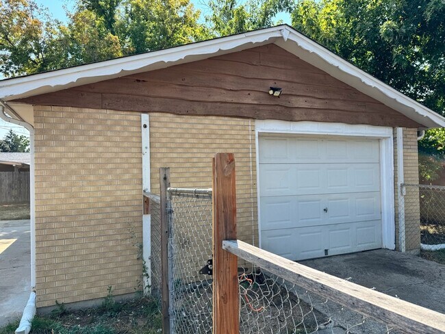 Building Photo - 7295 Winona Ct