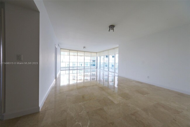 Building Photo - 2127 Brickell Ave