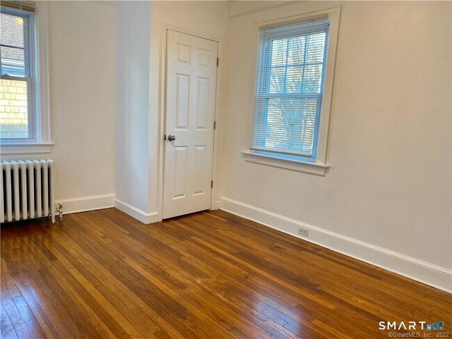 Building Photo - 43 Mohegan Ave