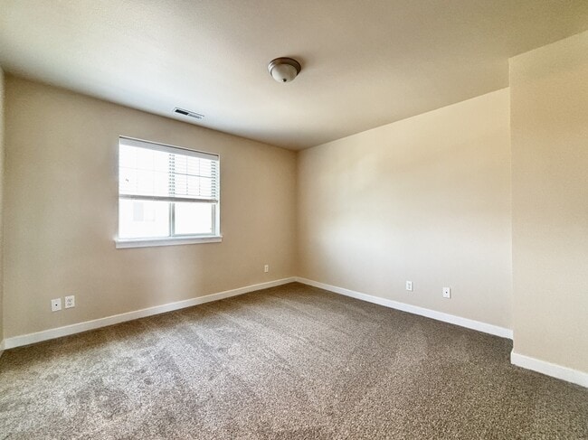 Building Photo - 8861 W Pine Valley Ln