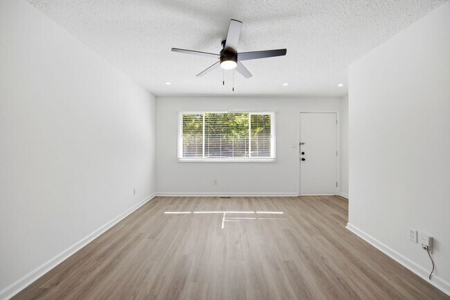 Building Photo - Fully Renovated 3 Bed / 2 Bath Ranch Near Downtown Raleigh & the Greenway!