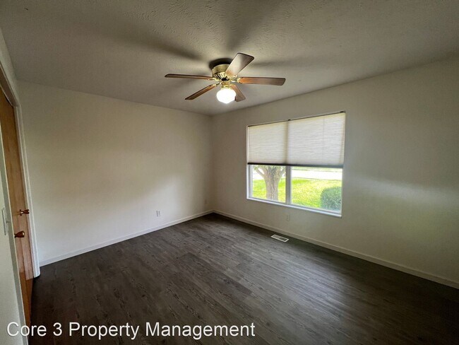 Building Photo - 3 br, 2 bath House - 2004 Finch Haven